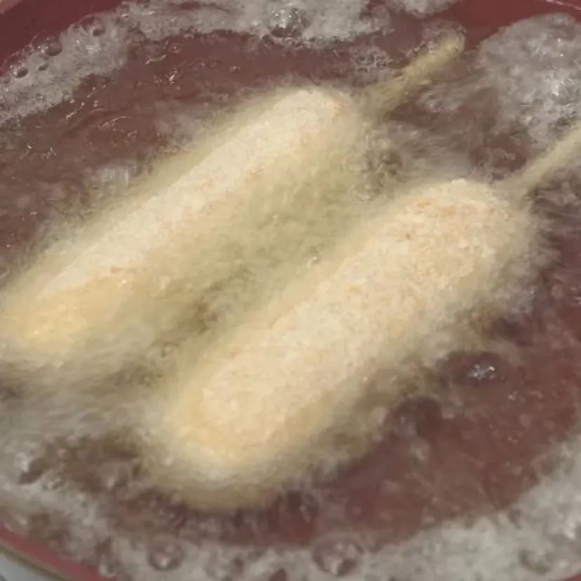 Hot dogi robię w domu. Z tą panierką są o wiele lepsze niż kupne