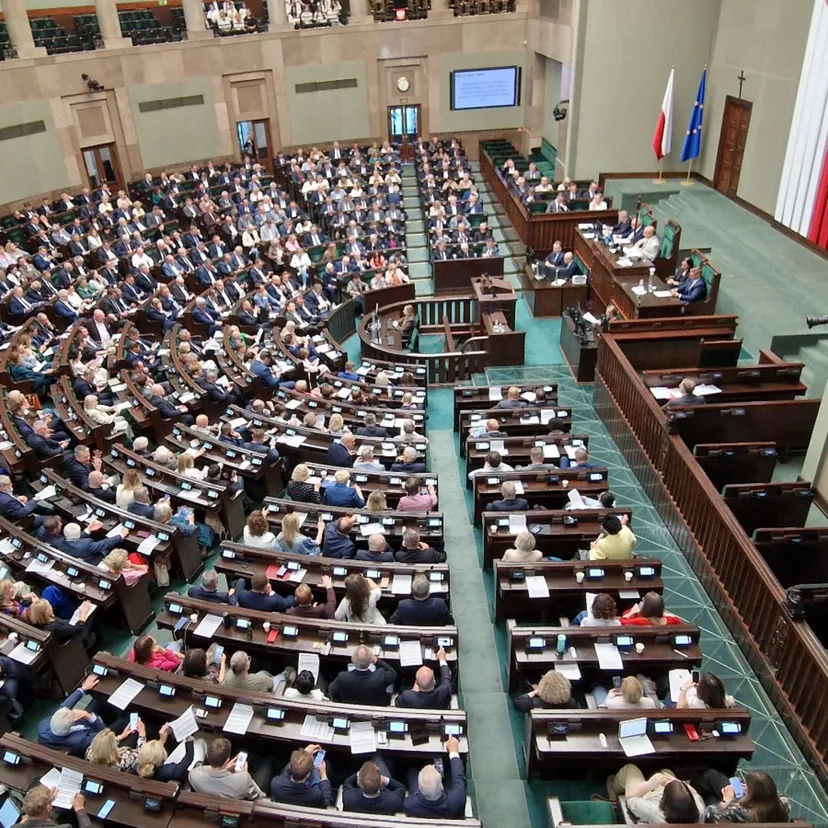 Rekordowy budżet Sejmu. Posłowie mogą liczyć na podwyżki, padły konkretne kwoty