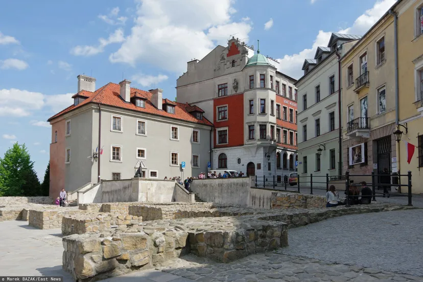 Sprzedają kamienicę, która należała do Palikota. Cena wprawia w osłupienie