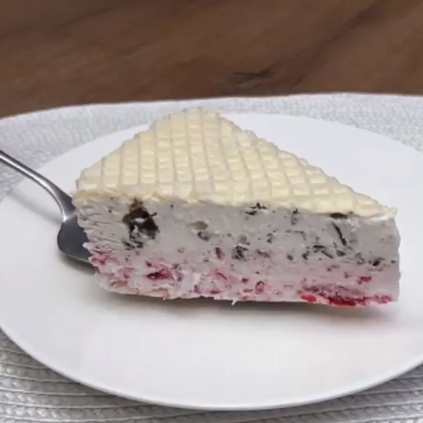 Biorę zwykłe wafle i przekładam tą masą. Moja rodzina za tym przepada