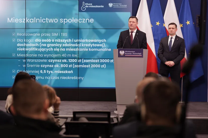 Rząd wstrzymuje pieniądze na mieszkania dla Polaków. Ministra podała powód