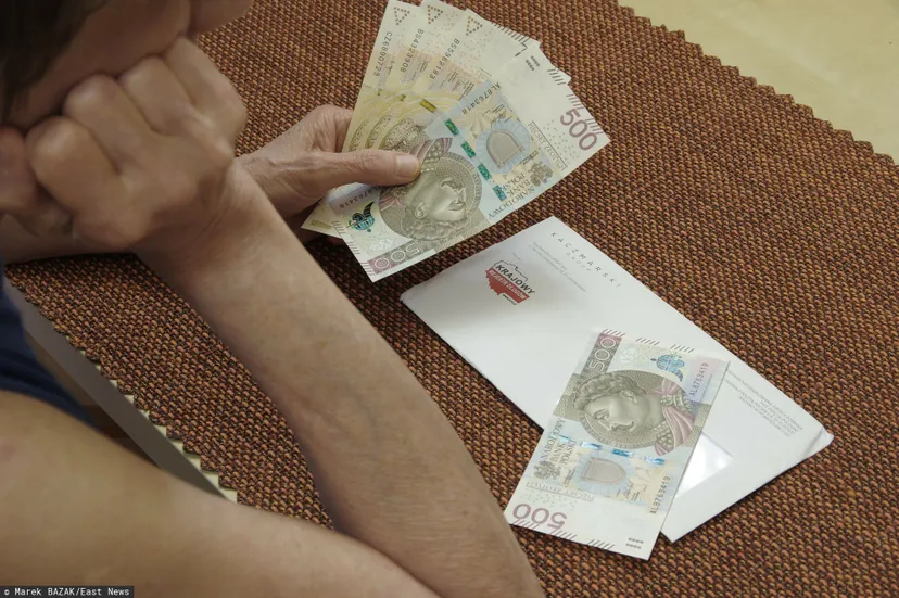 Dobre wieści z ZUS dla seniorów. Pieniądze wpłyną na konto szybciej, padły daty