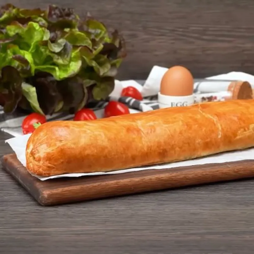 Zawijam szynkę, ser i ogórki kiszone w ciasto francuskie. To szybkie danie na medal