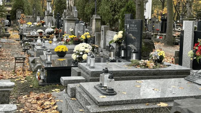 Wiadomo, czy można sprzedać miejsce na cmentarzu. Polskie prawo mówi jasno
