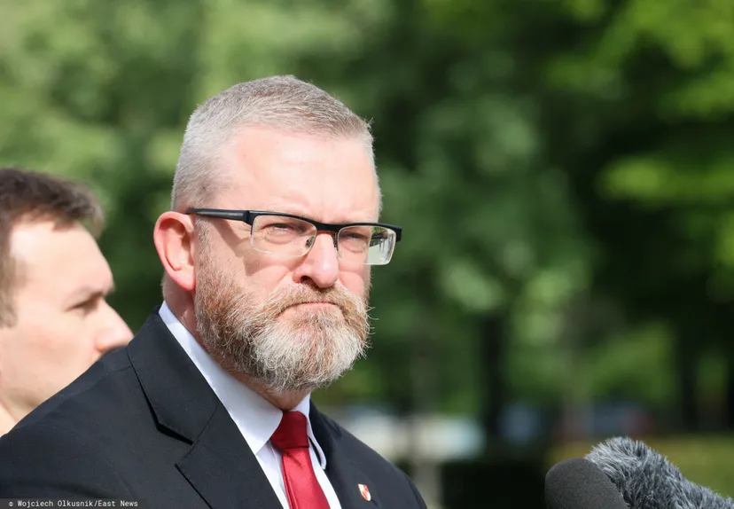 Sondaż prezydencki przed II turą wyborów. Tak zagłosują wyborcy Brauna, Mentzena i Zandberga
