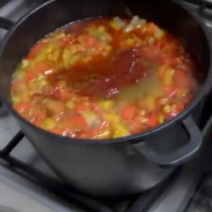 Lepsza niż rosół i pomidorowa. Zupa gyros jest prosta w przygotowaniu i smakuje jak marzenie