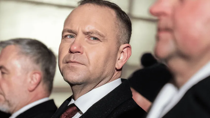 Sikorski złożył Nawrockiemu "uczciwą ofertę". Dziesiątki wniosków na biurku prezydenta