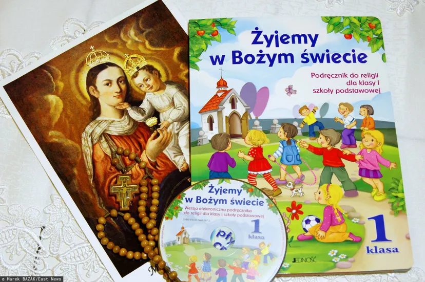 Ile zarabia katecheta w szkole? Wysokość pensji nauczycieli religii potrafi zaskoczyć