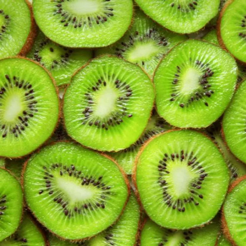 Ułóż kiwi i zalej tą masą. To najlepsze ciasto, jakie jadłam