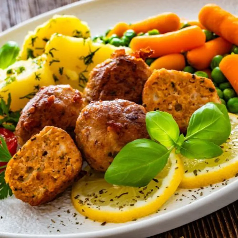 Klopsiki gyros robię w kilka chwil, są lepsze niż pulpety. Pomysł na szybki obiad z air fryera