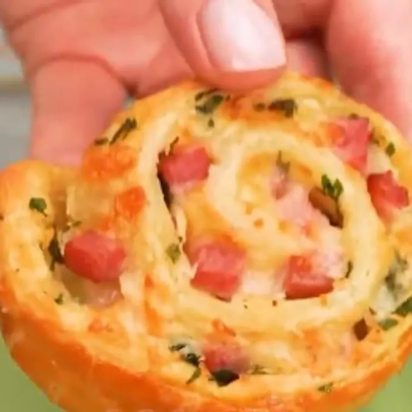 Resztki ze świąt zawijam w ciasto francuskie i mam pyszną kolację. Pizza może się schować