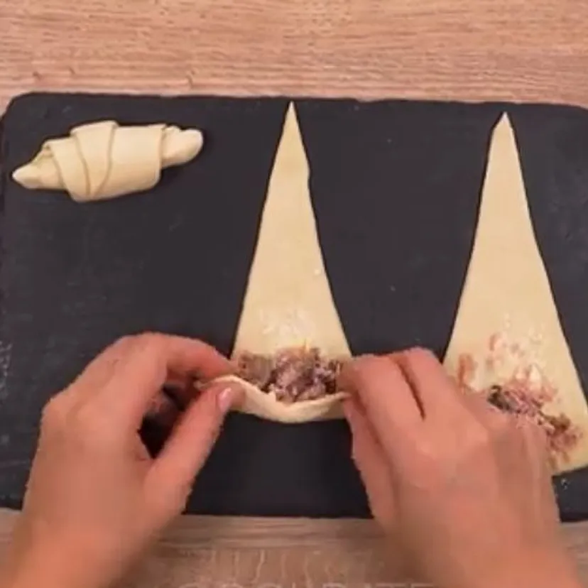 Zawijam pieczarki w ciasto francuskie. Taką kolację podaję tylko na specjalne okazje
