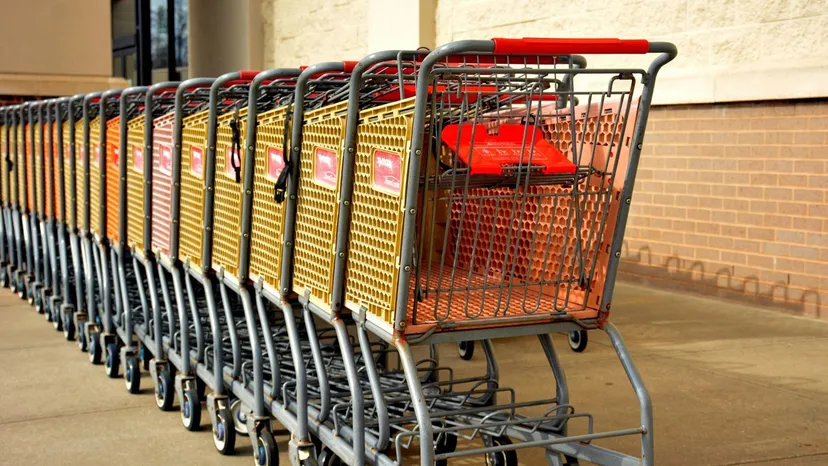 Tak oszukują na mięsie. Supermarkety robią z nas naiwniaków, a ty jeszcze za to płacisz