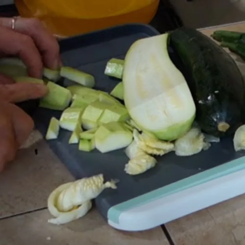Cukinia zalana tą zalewą smakuje jak ananas. Co roku robię więcej niż jedną porcję