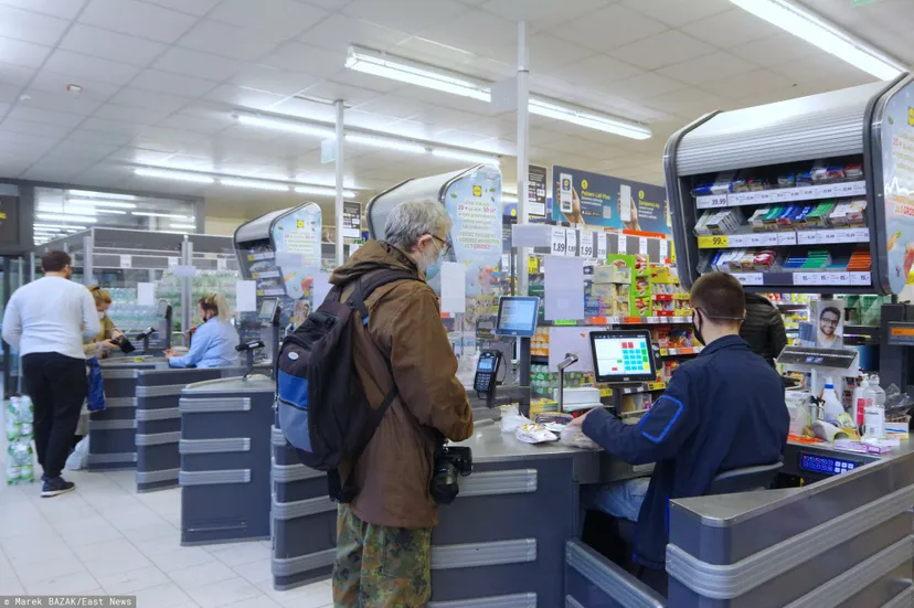 Bony i premie na Święta w dyskontach. Tyle w tym roku sypnęli pracownikom w Biedronce, Lidlu i Aldi