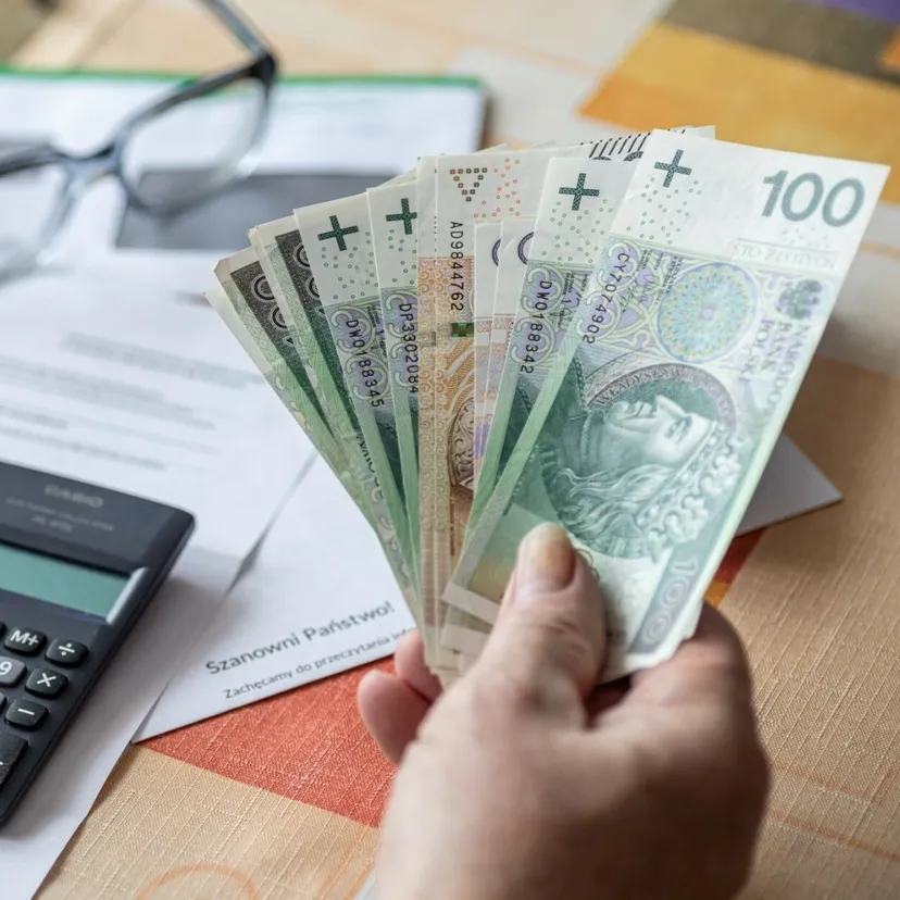 Czternasta emerytura. ZUS wyśle ponad 6,29 mln decyzji, dokumenty trafią do seniorów w październiku