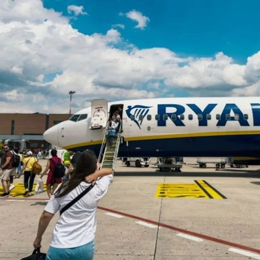 Ryanair zmienia zasady od 10 listopada. Pasażer będzie miał mniej czasu na nadanie bagażu