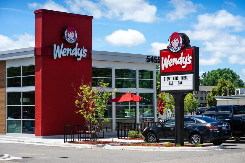 Wielka konkurencja dla KFC i McDonald’s. Nowa sieć fast food otworzy w Polsce restauracje