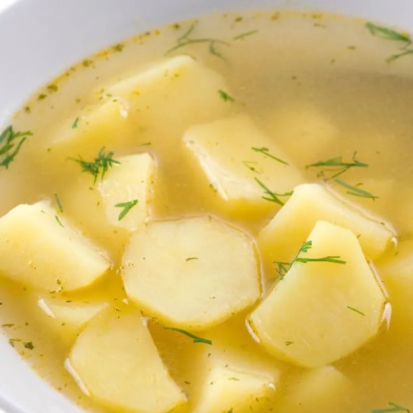 To najlepsza zupa, jaką ugotujesz z młodych ziemniaków. Smakuje jak marzenie