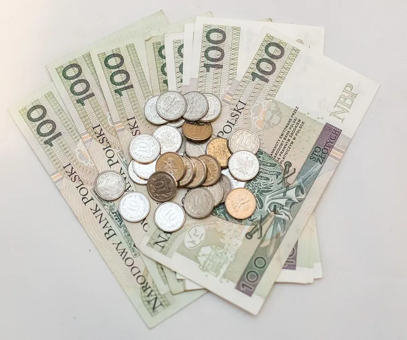 W tych przypadkach sprzedawca może odmówić przyjęcia gotówki. Przepisy są jasne