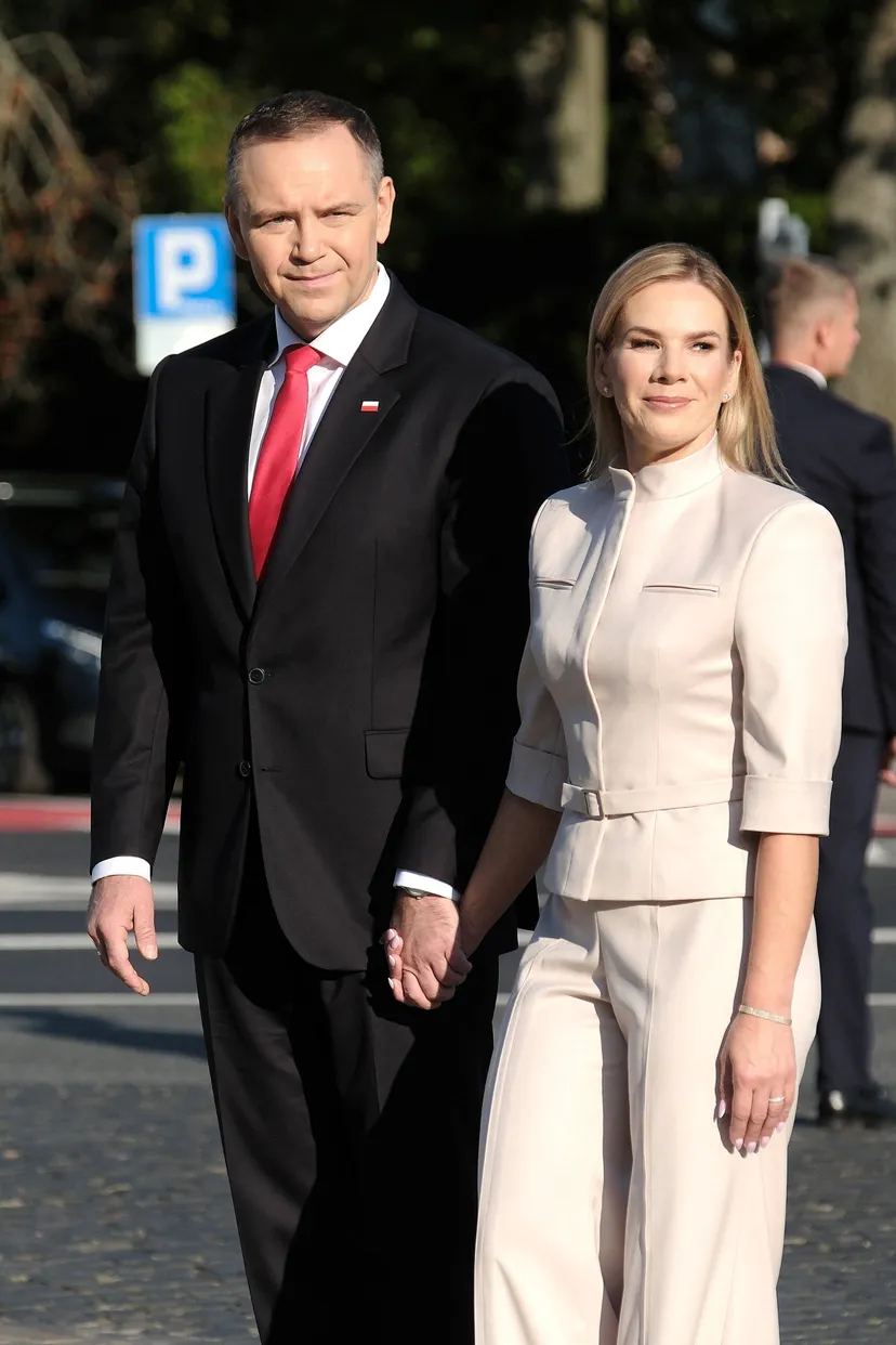 Fundacja Marty Nawrockiej pod obserwacją. Lokalizacja rachunku bankowego budzi wątpliwości