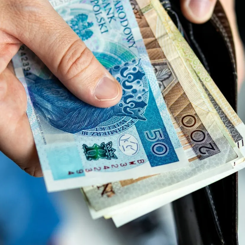 Nawet 961,20 zł więcej do wypłaty we wrześniu. Pracodawca musi doliczyć te pieniądze