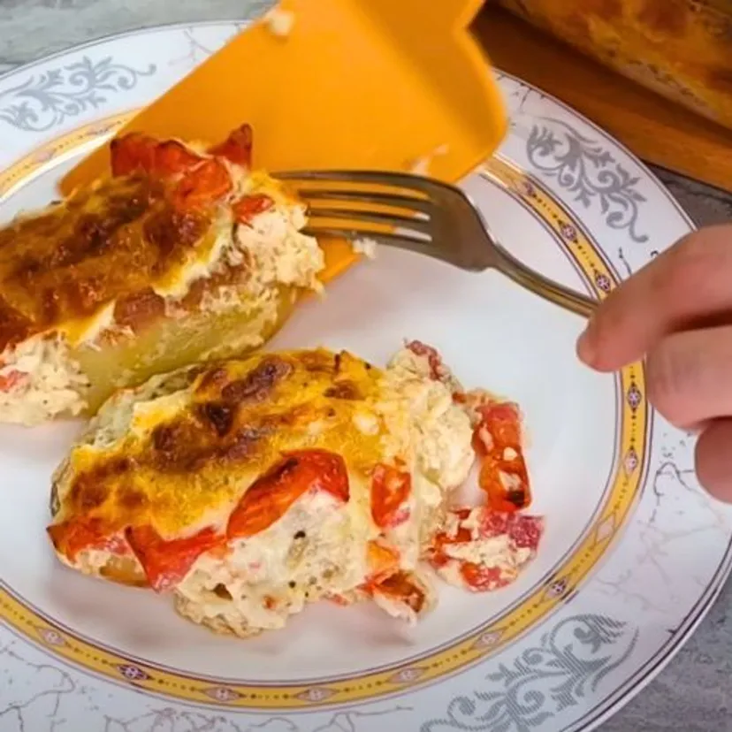 Wydrąż ziemniaki i wypchaj mięsem mielonym. Ten obiad to hit w moim domu