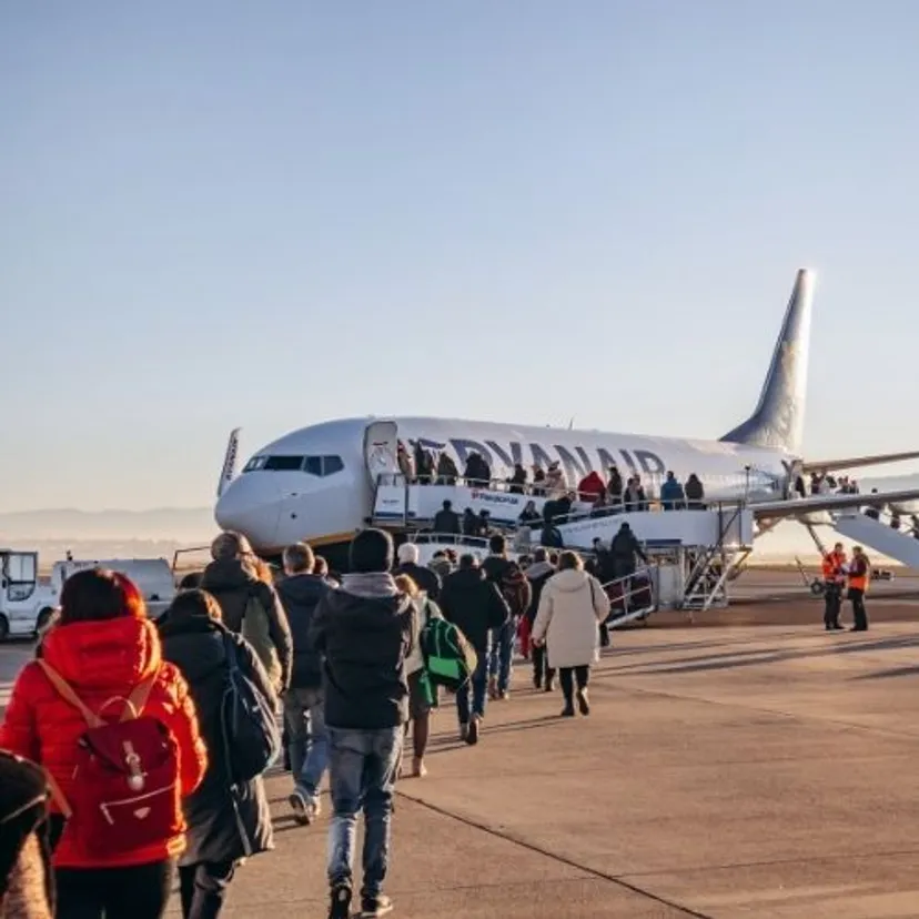 Ryanair zmienia zasady od 10 listopada. Pasażer będzie miał mniej czasu na nadanie bagażu