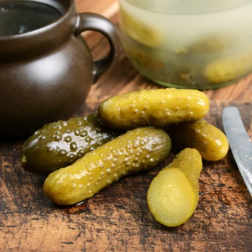 Zetrzyj na tarce i dodaj do mięsa. Jak dla mnie nie ma lepszego farszu na pierogi
