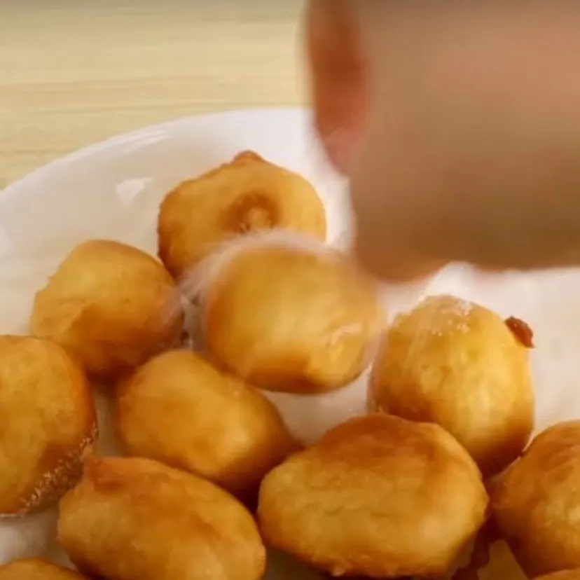 Takie mini pączki robię zawsze na Tłusty Czwartek. Rodzina nie chce jeść nic innego 