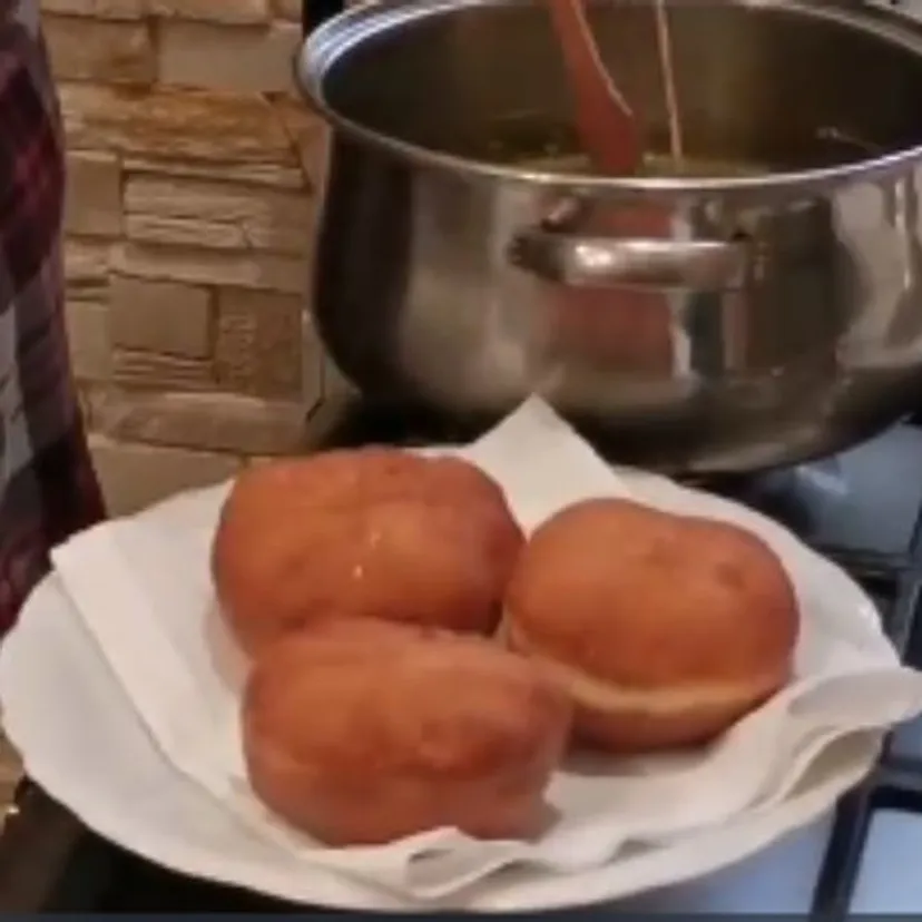 W tym roku na Tłusty Czwartek zrobię pączki z tego przepisu. Są mięciutkie nawet następnego dnia