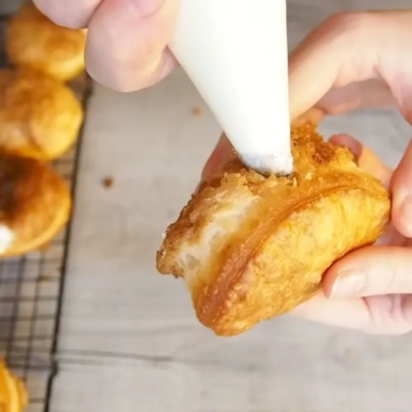 Biorę ciasto francuskie i robię z niego pączki. Nie ma szybszego i lepszego przepisu