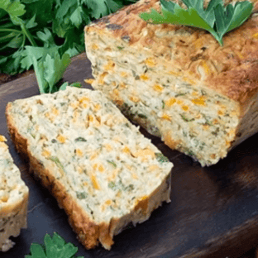 Latem moja babcia tarła cukinię i robiła z niej cudowny przysmak. Po latach odkryłam jej notatkę z przepisem