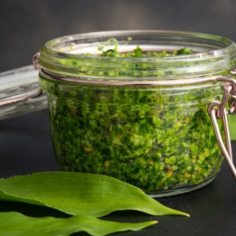 Co roku robię pesto z czosnku niedźwiedziego. Jest idealne do kanapek