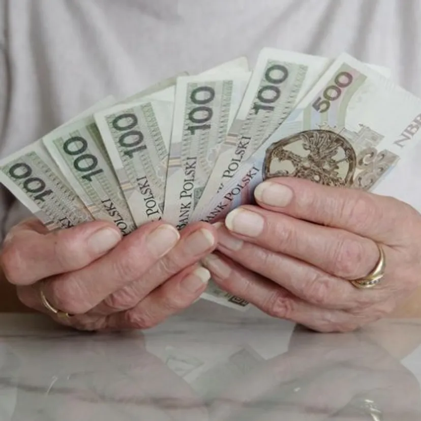 Jeden dokument może podnieść emeryturę. Wielu seniorów nie wie, że ma taką możliwość