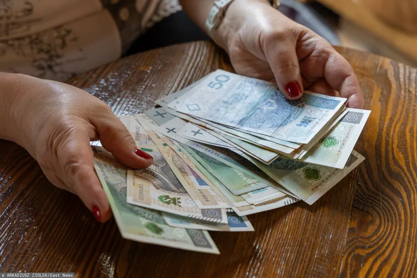 Zamieszanie wokół renty wdowiej. RPO mówi o skargach, resort się tłumaczy. Będzie weryfikacja
