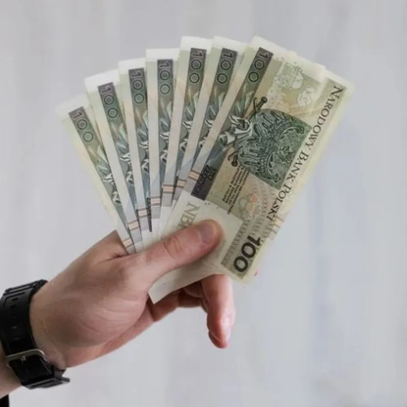 Nawet 2140 zł dla osób z wieloletnim stażem pracy. Jest jeden kluczowy warunek