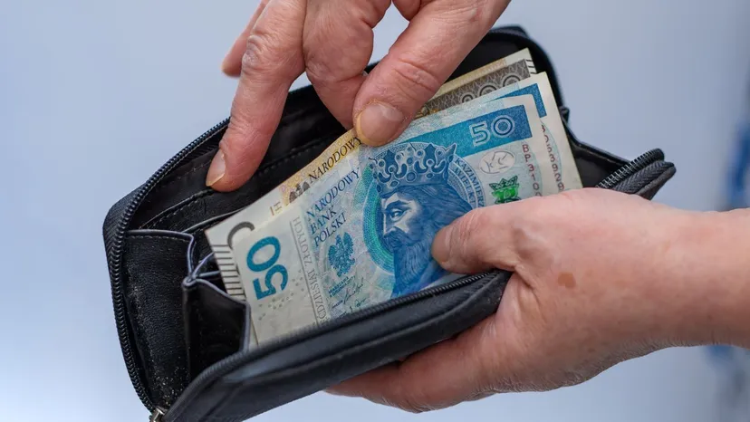 Tyle w czerwcu zarabiali Polacy. Średnia pensja może zaskakiwać