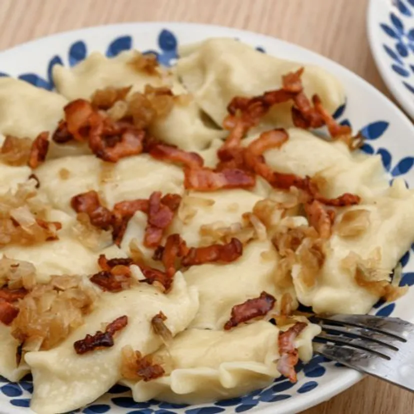 Dodaję do ziemniaków zamiast twarogu i zawijam w ciasto. Najlepsze pierogi na świecie