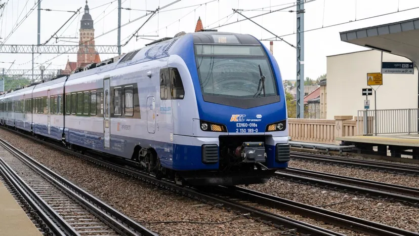 PKP szykuje świąteczne zniżki na przejazdy. Skorzystają nie tylko seniorzy i dzieci