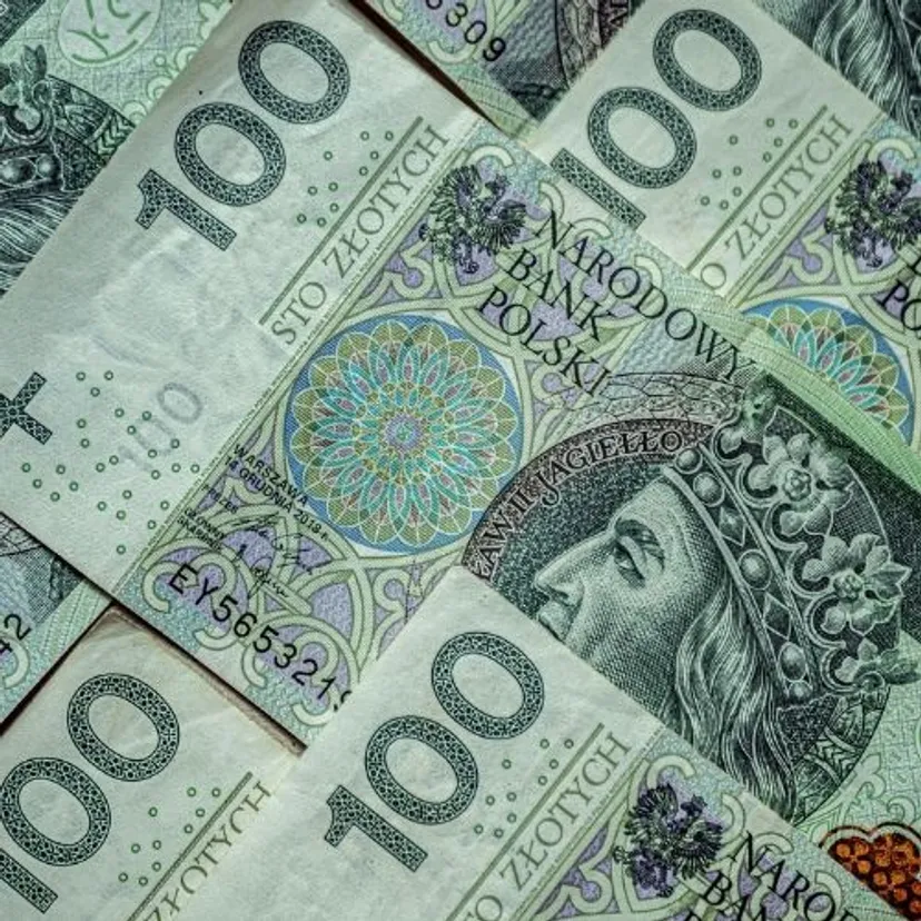 Seniorzy mogą dostać 300 zł na wypoczynek. Trzeba pilnować terminów