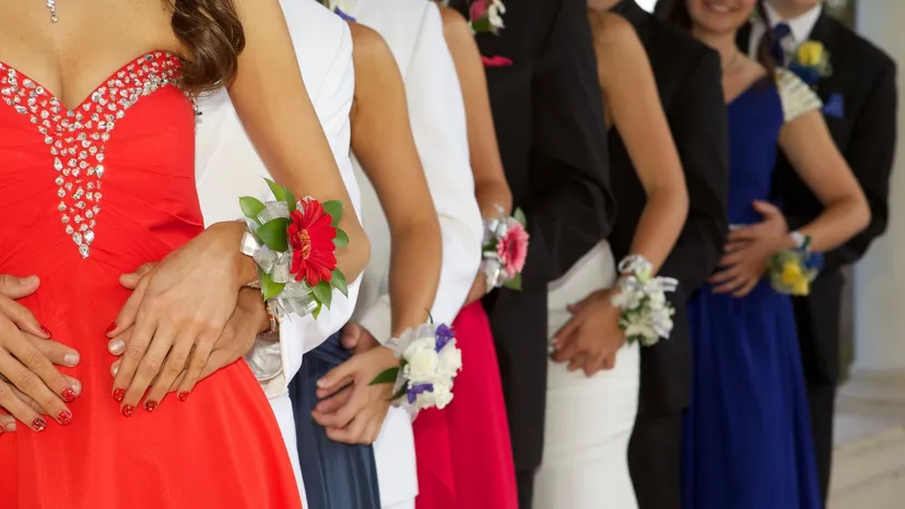 Studniówka 2026 tylko dla bogaczy. Tyle kosztuje "talerzyk", ceny jeżą włos na głowie