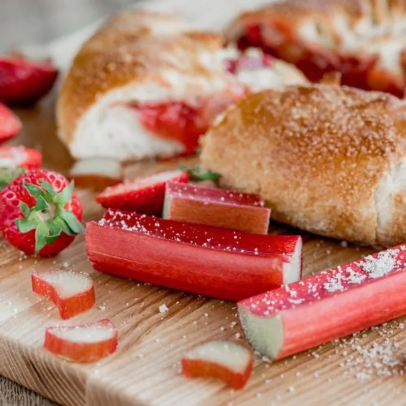 Na to ciasto z rabarbarem czekam cały rok. Przepis jest banalnie prosty