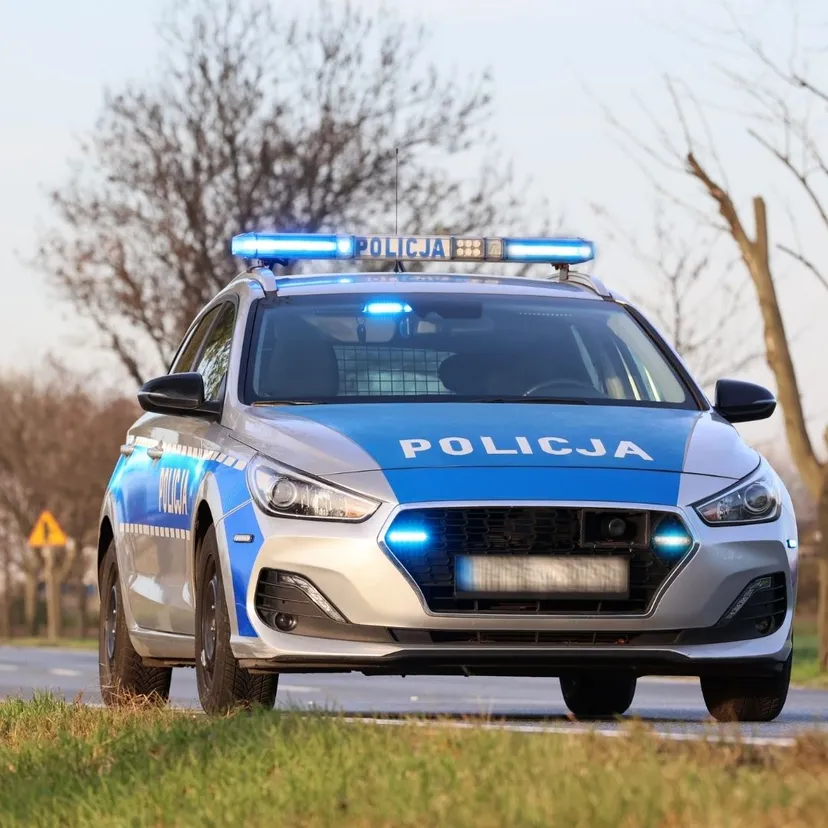 Telefon w uchwycie nie zawsze chroni przed mandatem. Ważny jest jeden szczegół