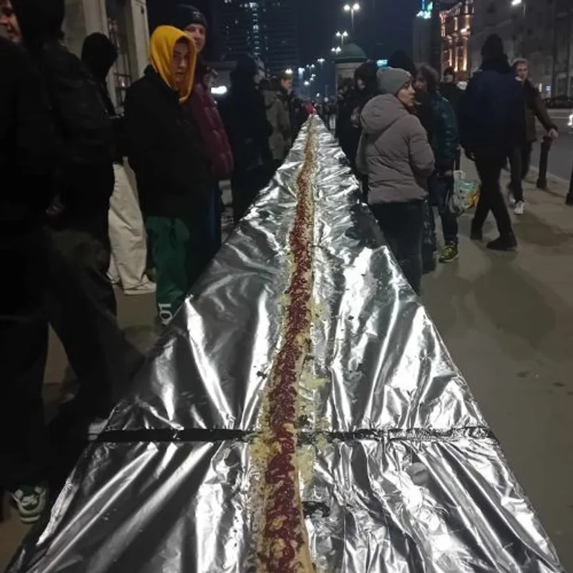 Tłumy broniły kultowego baru w Warszawie. „Zapiekanki to nasze dobro narodowe"