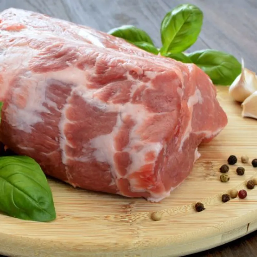 Rozbijam karkówkę i kładę pyszne dodatki. Rodzina ciągle prosi mnie o to danie