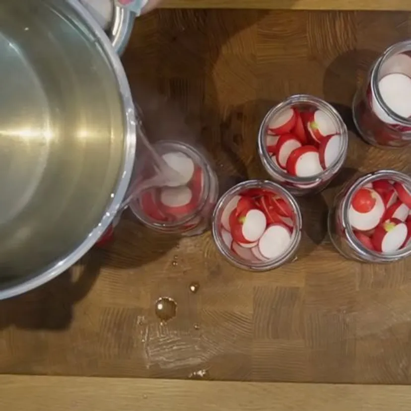 Przepis na marynowaną rzodkiew. W sam raz do kanapek