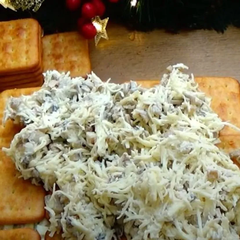Moja sałatka śledziowa to hit każdego spotkania. Nie wyobrażam sobie nie podać jej na święta