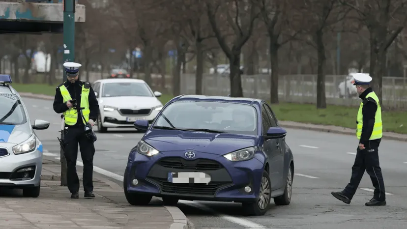 Surowe kary dla kierowców. Właśnie wzrosła ważna opłata, lepiej nie spóźnić się nawet o jeden dzień