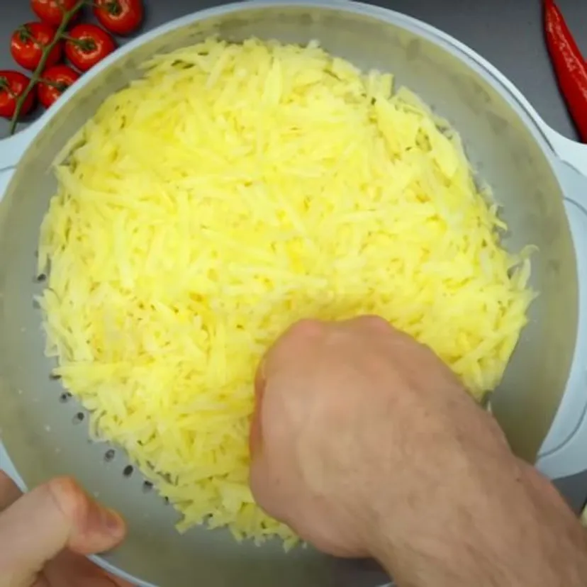 Ułóż schab w naczyniu żaroodpornym i zapiecz z tym sosem. Taki obiad podaję na stół co niedzielę